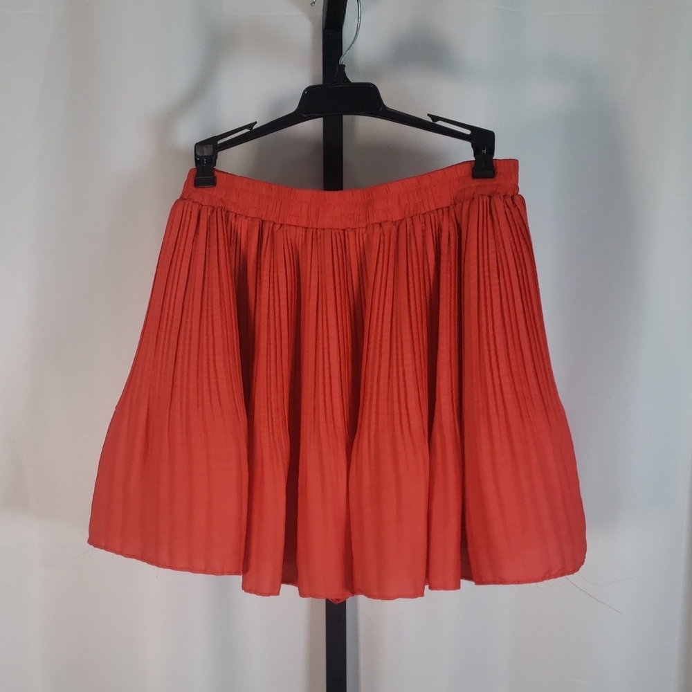 DO+BE Vibrant Orange Pleated Mini Skirt - Gently Used‎